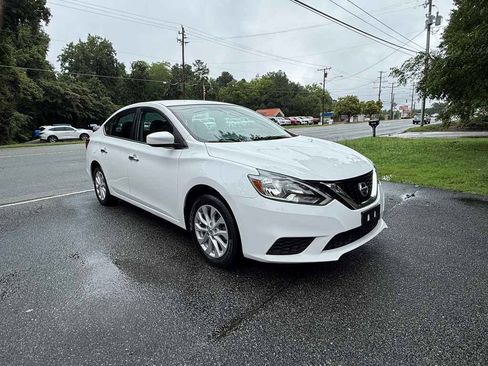 Used 2019 Nissan Sentra SV FWD image 3