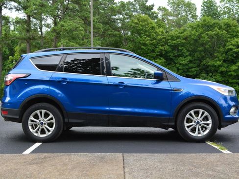 Used 2018 Ford Escape SEL w/ Canadian Touring Package FWD image 4
