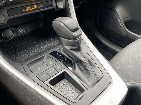 Used 2024 Toyota RAV4 XLE image 30