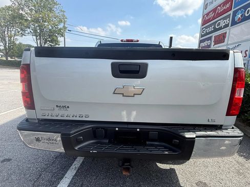 Used 2010 Chevrolet Silverado 1500 LS RWD image 2