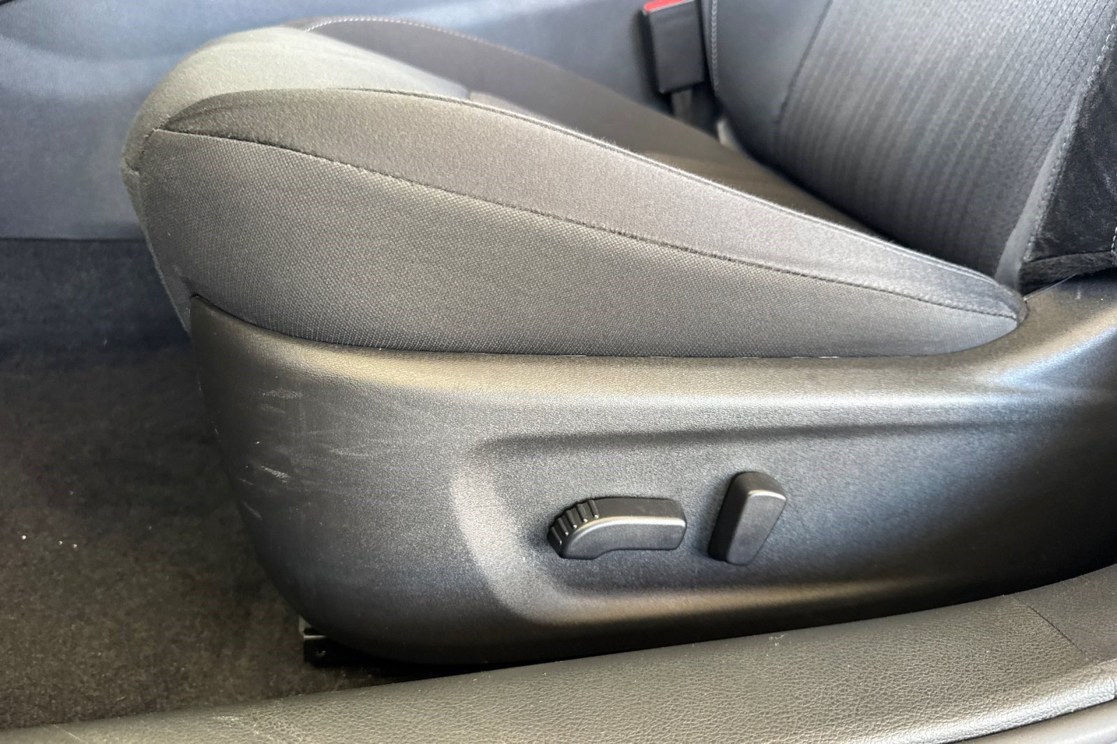 Used 2025 Nissan Altima 2.5 SV FWD image 15