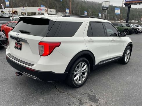 Used 2021 Ford Explorer XLT w/ Equipment Group 202A image 4