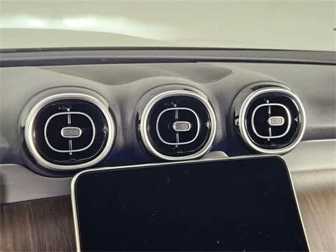 Certified 2025 Mercedes-Benz GLC 300 4MATIC image 35