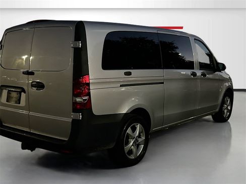 Used 2023 Mercedes-Benz Metris image 8