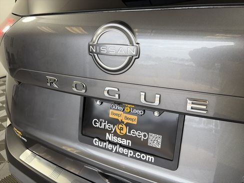 Certified 2023 Nissan Rogue SV w/ SV Premium B Package AWD/4WD image 16