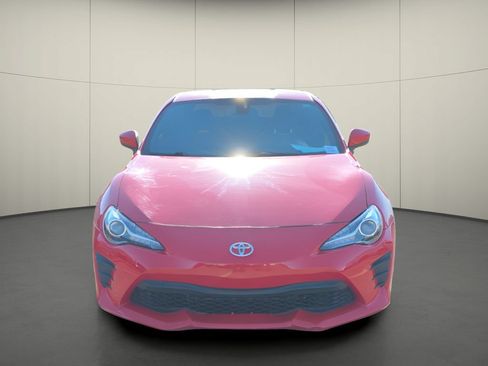 Used 2020 Toyota 86 RWD image 2