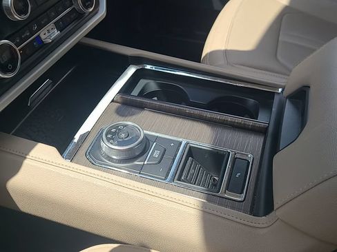 Used 2024 Ford Expedition Max Limited RWD image 23