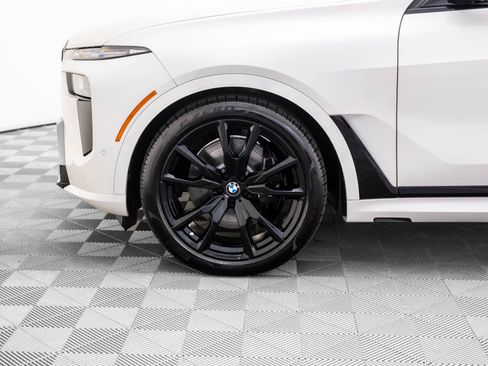 Used 2025 BMW X7 M60i image 38