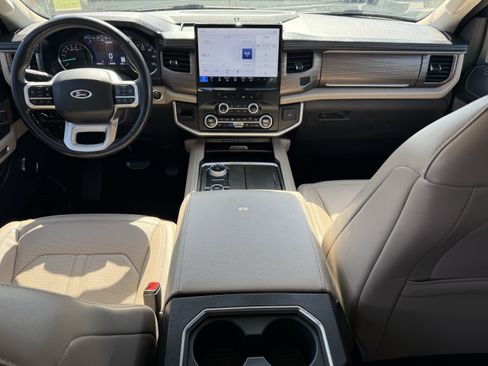 Used 2024 Ford Expedition Max Limited image 13