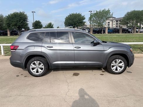 Used 2018 Volkswagen Atlas SE image 3