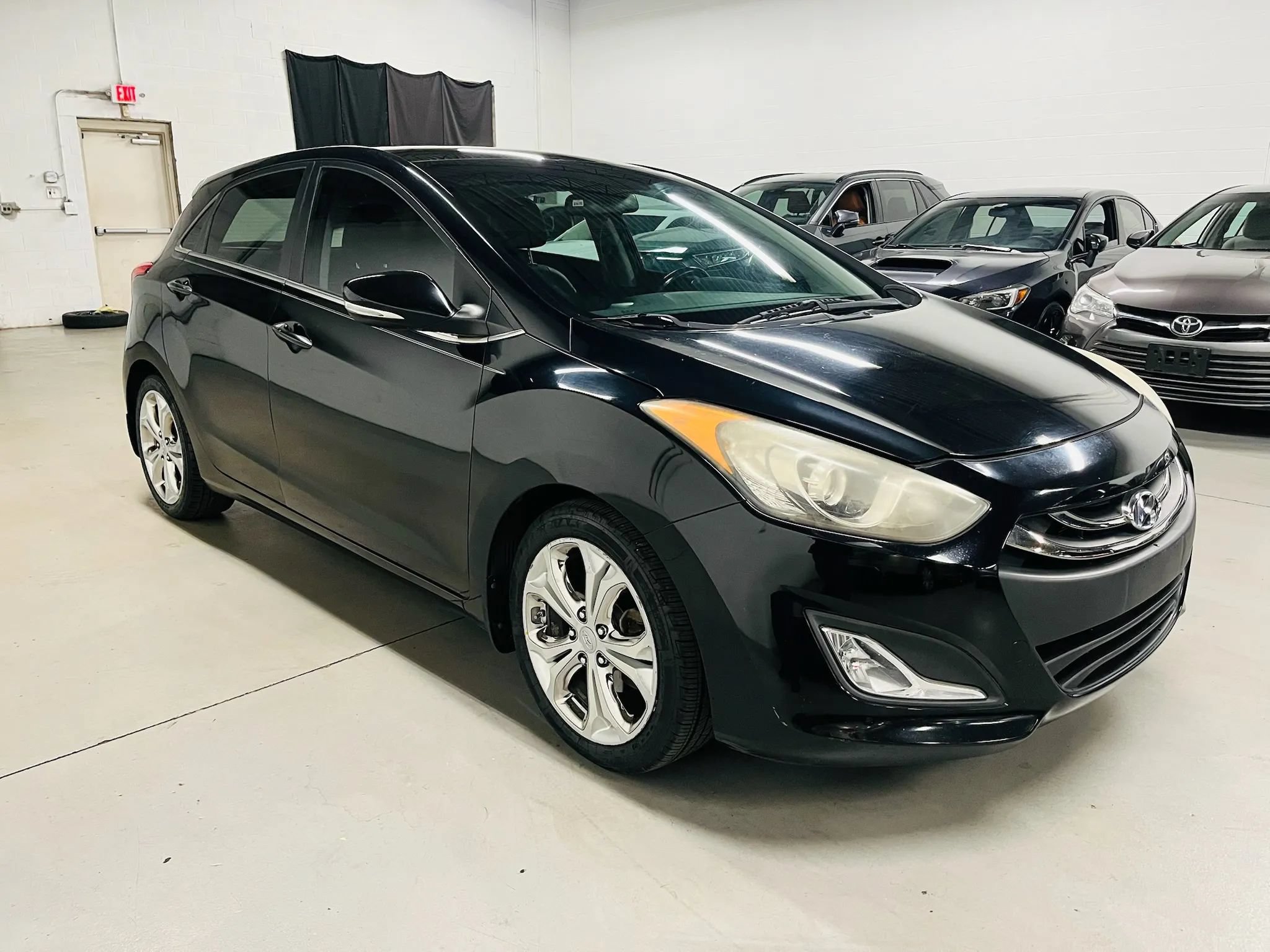 Used 2013 Hyundai Elantra GT w/ Tech Pkg FWD image 4