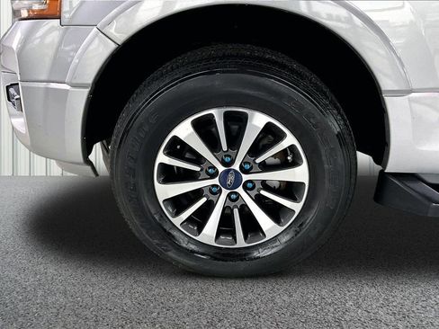 Used 2017 Ford Expedition XLT image 35