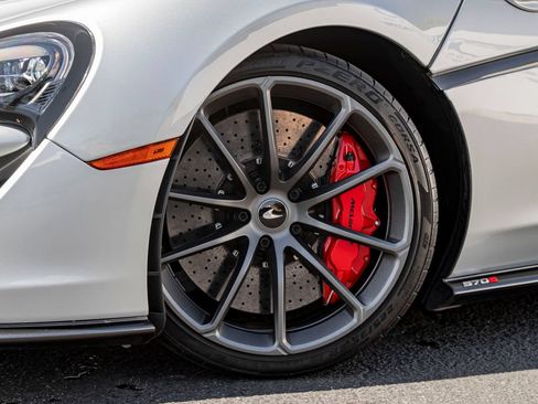 Used 2019 McLaren 570S Spider RWD image 14