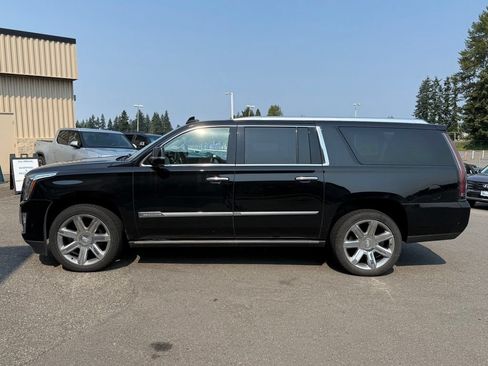 Used 2018 Cadillac Escalade ESV Premium Luxury AWD/4WD image 5