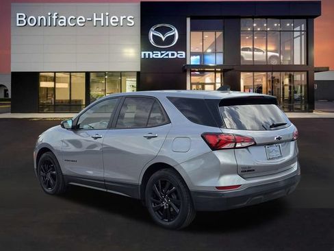 Used 2023 Chevrolet Equinox LS w/ LS Convenience Package FWD image 3
