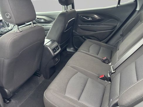 Used 2022 GMC Terrain SLE w/ Driver Convenience Package image 10