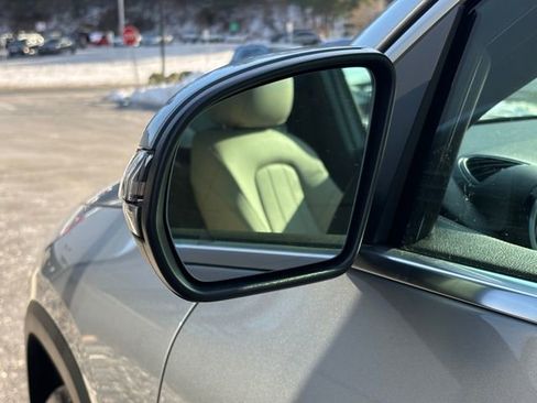 Used 2025 Mercedes-Benz GLA 250 4MATIC image 34