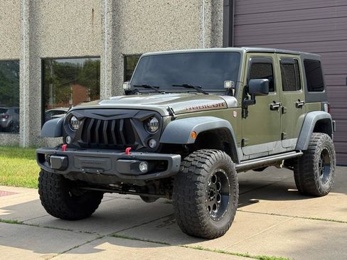 Used 2015 Jeep Wrangler Unlimited Rubicon AWD/4WD image 3