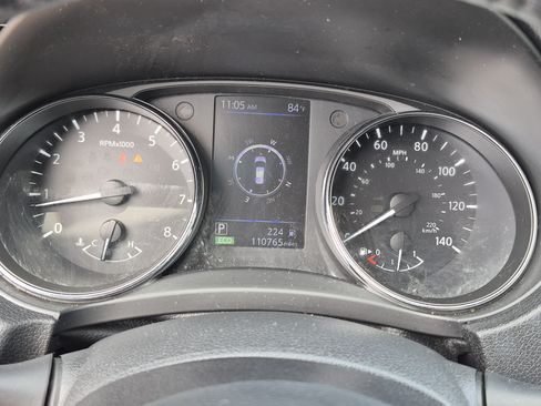 Used 2018 Nissan Rogue SV w/ Premium Package FWD image 35