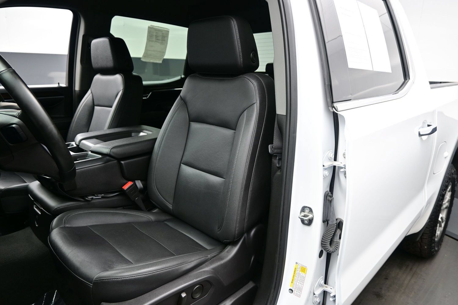 Used 2024 GMC Sierra 1500 SLT AWD/4WD image 15