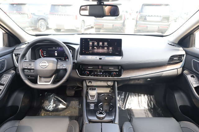 Certified 2026 Nissan Rogue Platinum w/ Platinum Premium Package AWD/4WD image 16