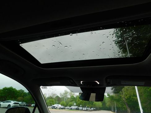 Used 2024 Toyota Corolla Cross XLE w/ Convenience Package image 6