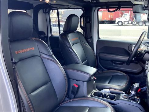 Used 2022 Jeep Gladiator Mojave w/ Cold Weather Group AWD/4WD image 13
