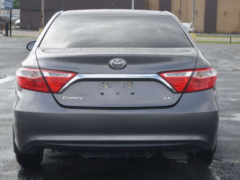 Used 2017 Toyota Camry LE FWD image 3