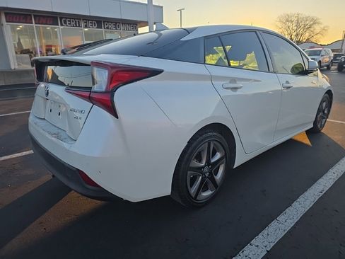 Used 2019 Toyota Prius XLE image 6