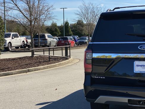 Used 2021 Ford Expedition Max Limited image 22