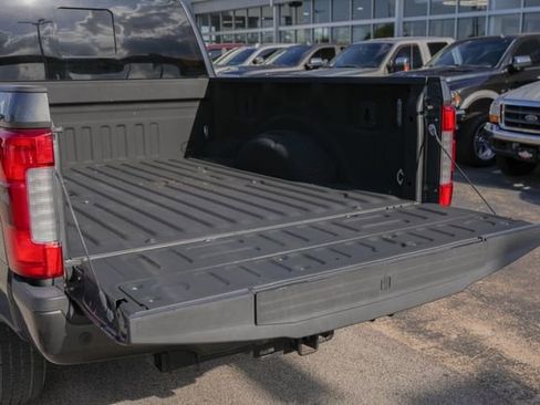 Used 2017 Ford F250 Platinum w/ Platinum Ultimate Package image 12