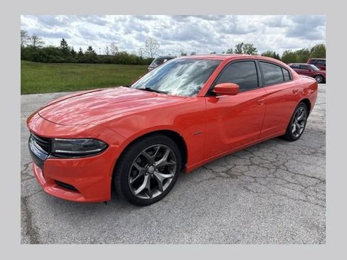 Used 2016 Dodge Charger R/T w/ Plus Group RWD image 1