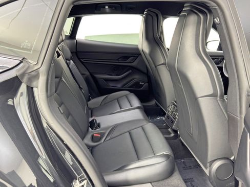 Used 2023 Porsche Taycan 4S w/ Technology Package image 42