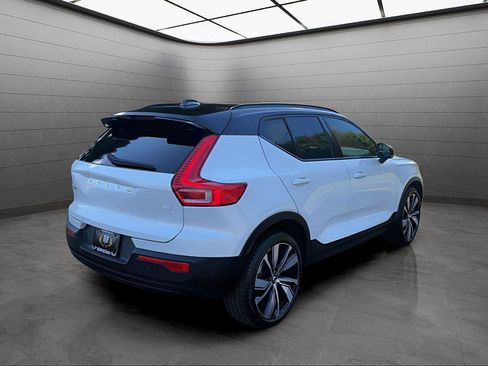Used 2021 Volvo XC40 P8 Recharge w/ Advanced Package image 6