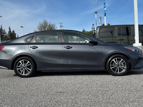 Used 2022 Kia Forte LXS image 7