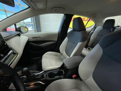 Used 2022 Toyota Corolla LE FWD image 12