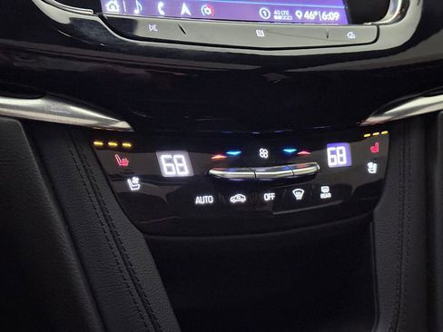 Used 2020 Cadillac XT6 Sport image 36