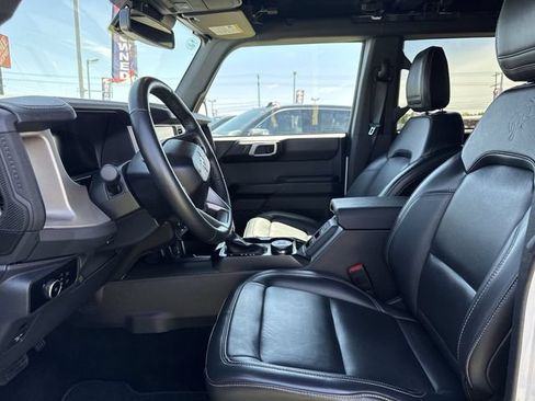 Used 2025 Ford Bronco Outer Banks AWD/4WD image 13