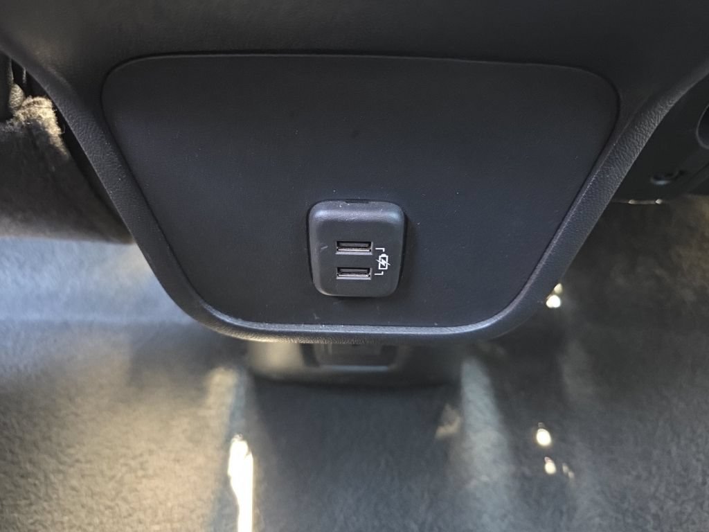 Used 2024 GMC Terrain SLT AWD/4WD image 30