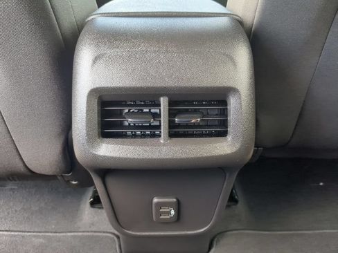 Used 2023 Chevrolet Equinox LT AWD/4WD image 17