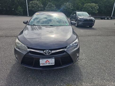 Used 2017 Toyota Camry SE FWD image 2