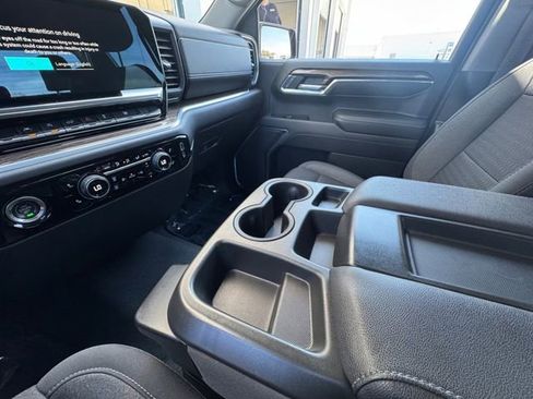 Used 2022 Chevrolet Silverado 1500 LT image 25