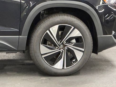 New 2025 Volkswagen Taos SE image 41