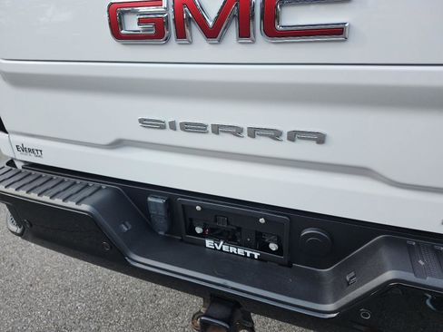 Used 2024 GMC Sierra 2500 AT4X image 4