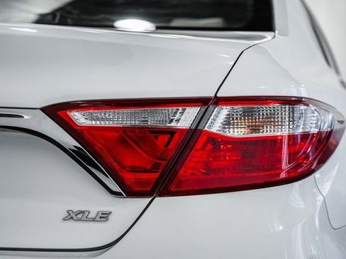 Used 2016 Toyota Camry XLE image 6