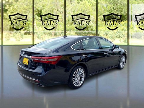 Used 2016 Toyota Avalon Limited image 5