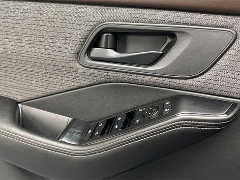 Used 2021 Nissan Rogue S image 19