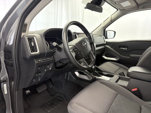 Used 2025 Nissan Frontier SV w/ SV Convenience Package AWD/4WD image 7