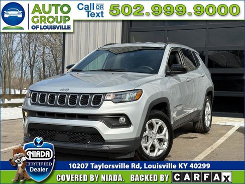 Used 2024 Jeep Compass Latitude image 1