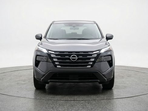 Used 2025 Nissan Rogue SV FWD image 2